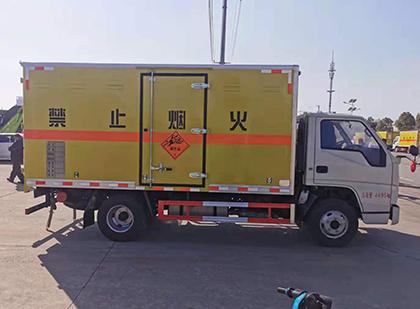沔城回族镇爆破器材运输车